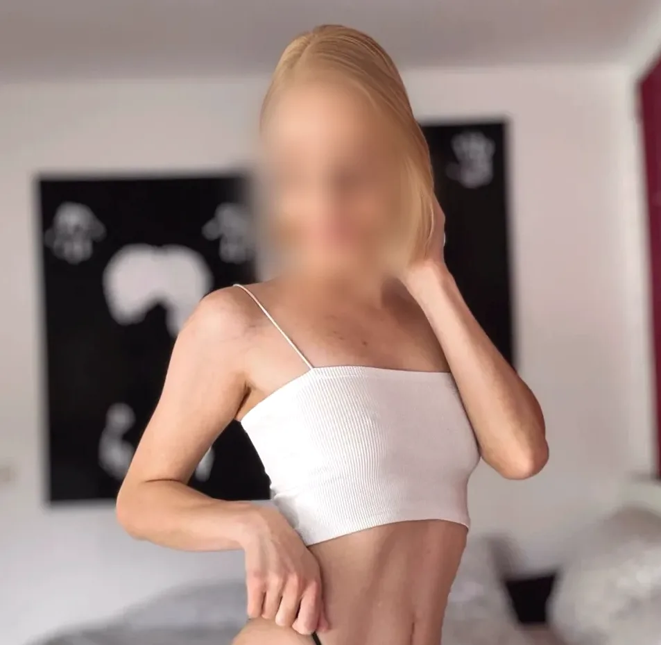Emanuela, 30 anni